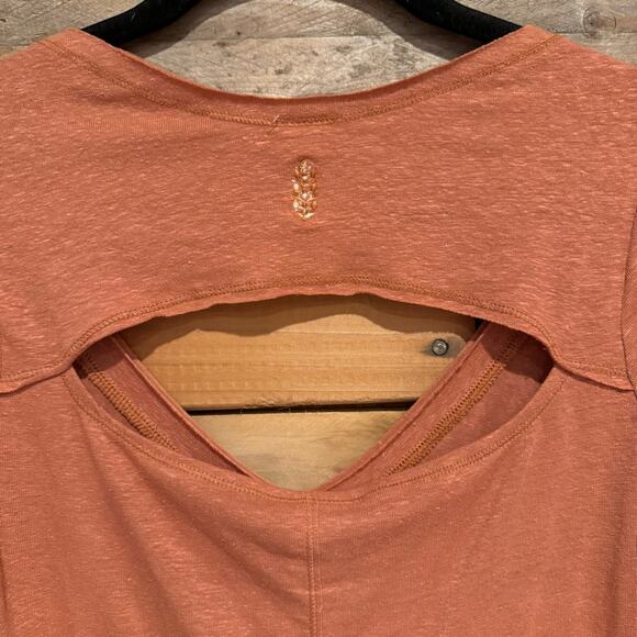 FP Movement Free People Affinity Technolinen Back Cut Out Long Sleeve Tee Orange - Picture 12 of 13